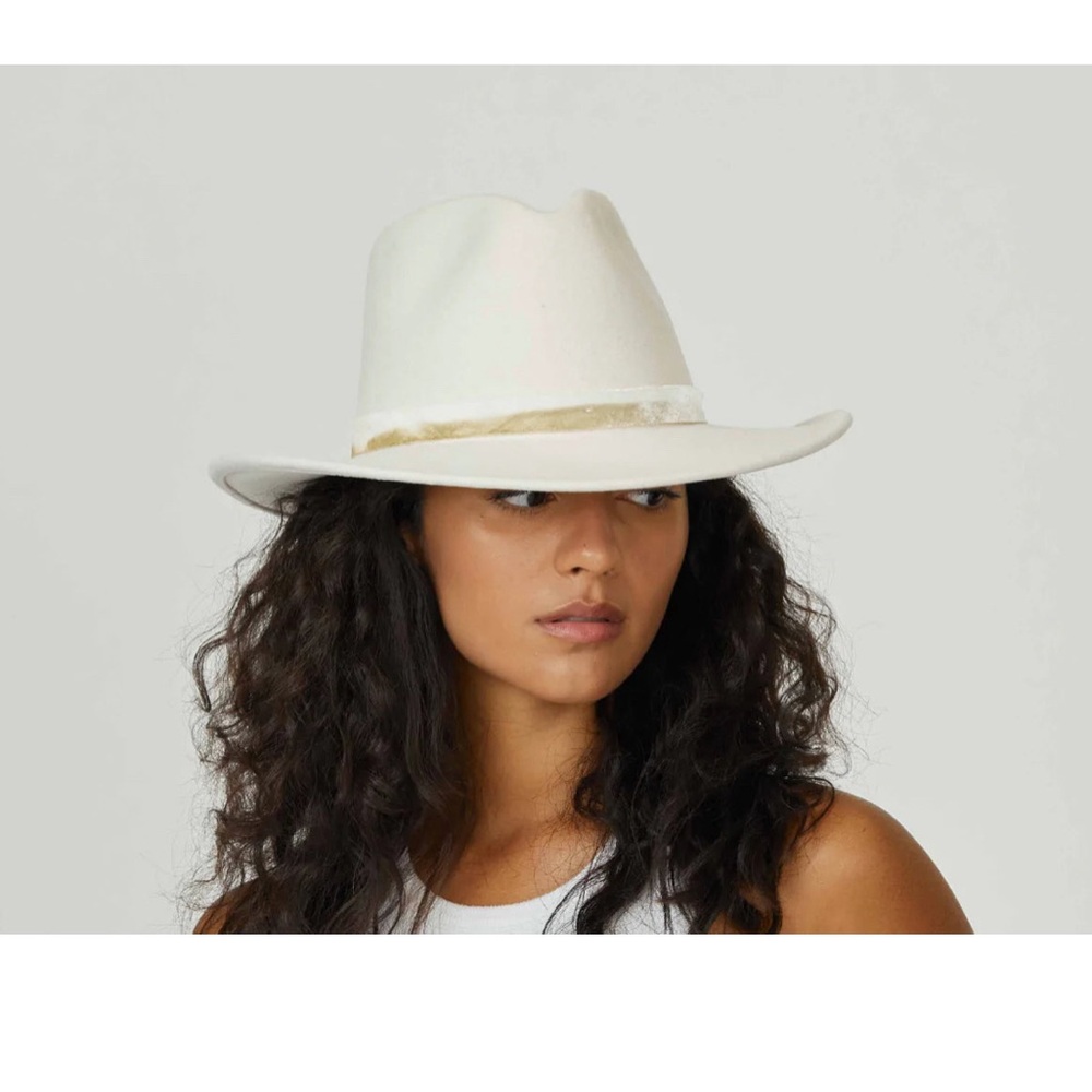 Freya Sycamore Wool Hat NWT Small/Medium in cream